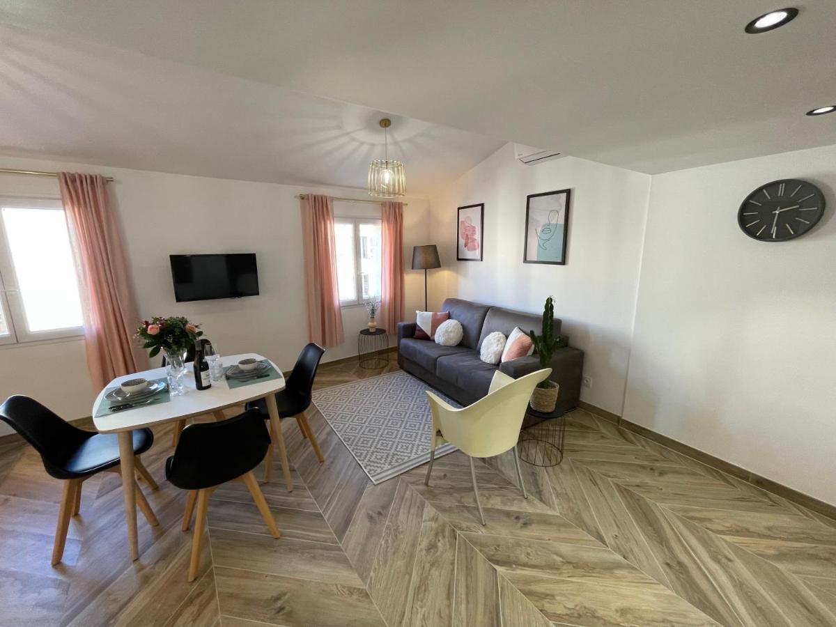 Apartment Renting - Massena - Loft - Heart Of Vieil - The Market With Sea View *